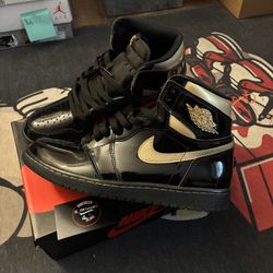 Jordan 1 Black Metallic Gold Sz 9.5