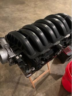 Intake plenum / throttle body