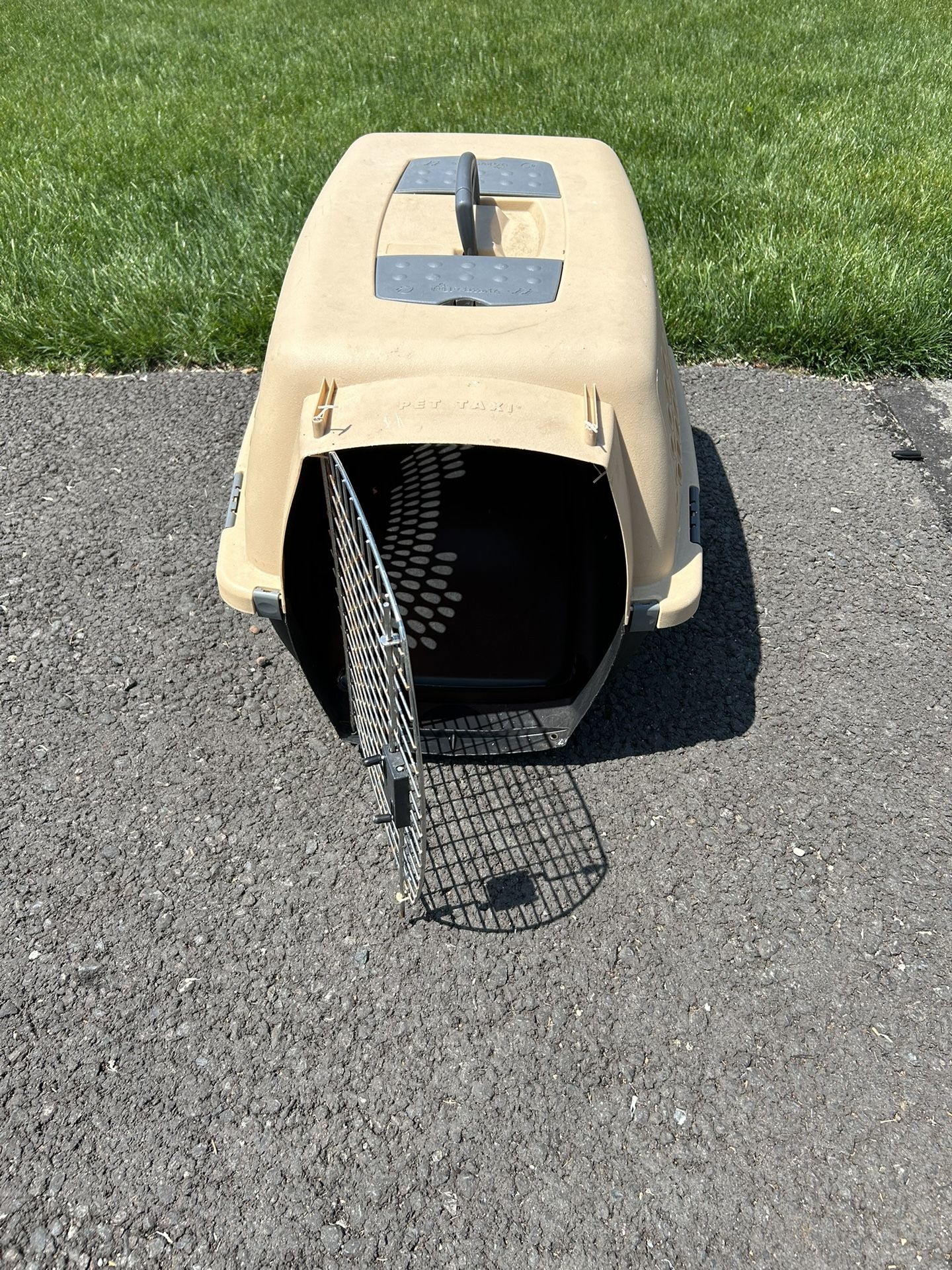 dog kennel, dog carrier, dog cage