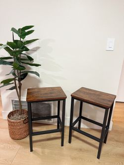 Brand New 2 Barstool Set