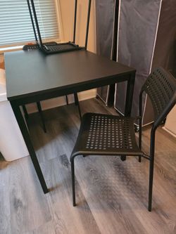 Black Kitchen/Dining Table with 4 Stackable Chairs – $50