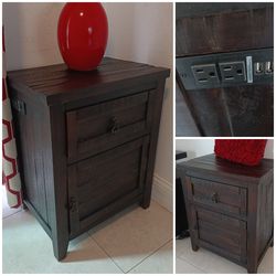 Mesa de noche madera 1