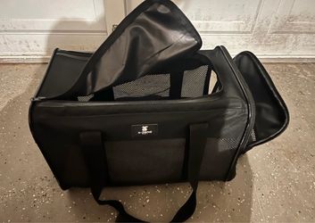 Pet carrier