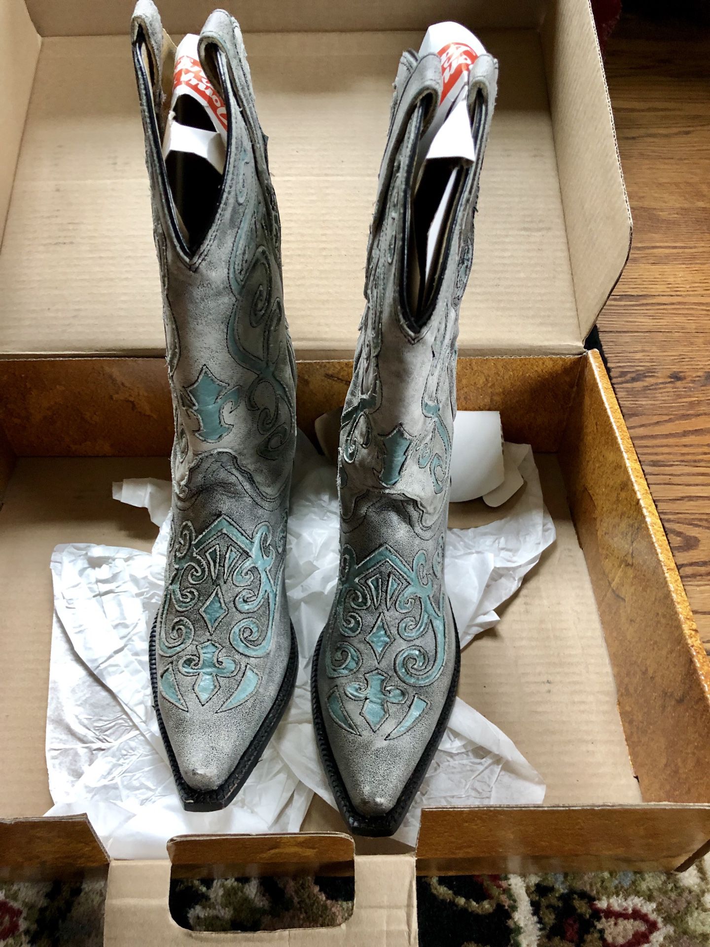 Tony Lama Ladies Cowboy Boots - Size 8.5