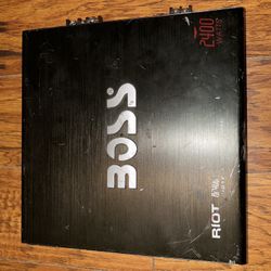 Boss 2400watt Crunch 1000watt Amplifiers