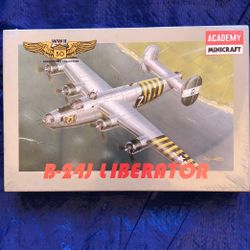B-24J LIBERATOR Model Airplane Kit