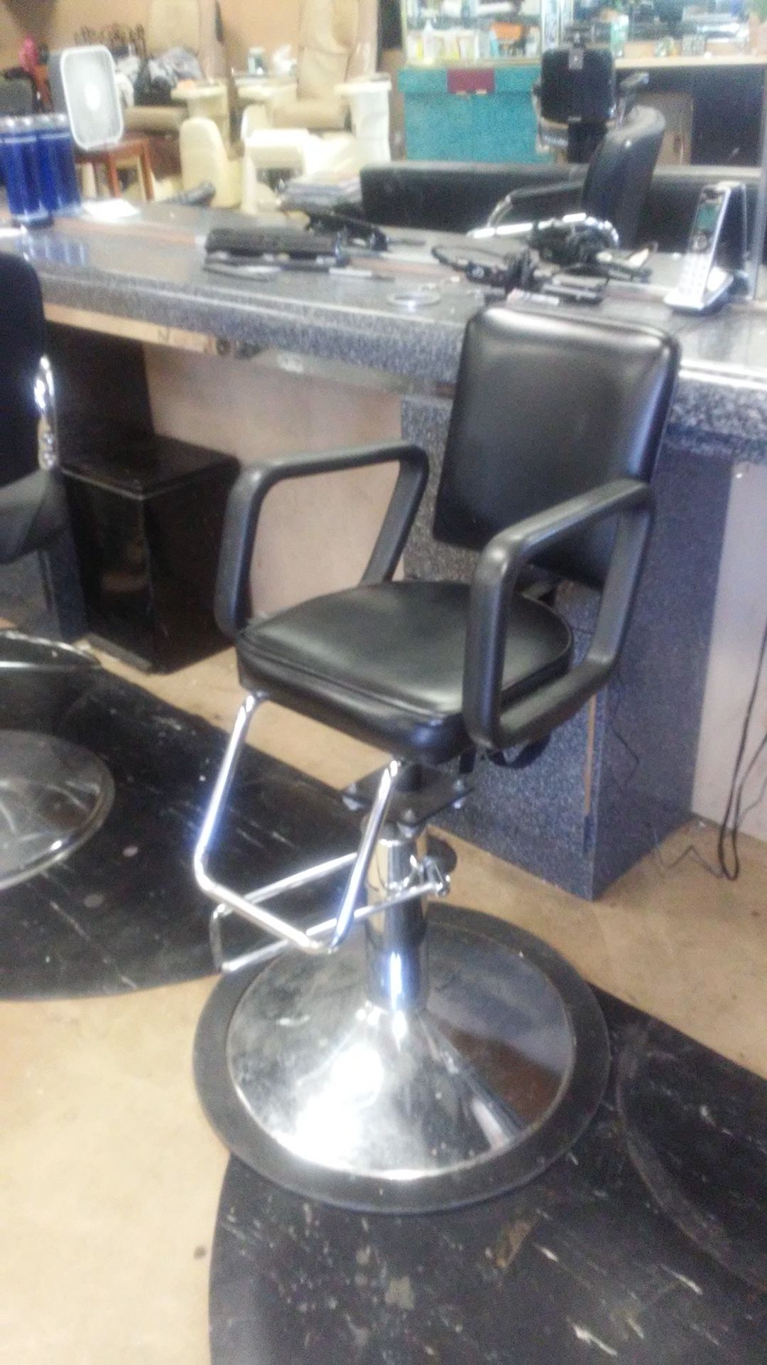 Kids hair cutting chair