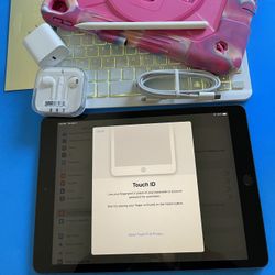 Apple IPad 7th Generation (10.2” Retina /Latest IOS 18/ 2019 model) 32GB with stylus pen, keyboard, case  & Accessories (128GB $259) 
