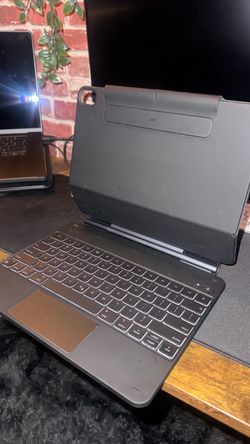 iPad Keyboard Case with Trackpad