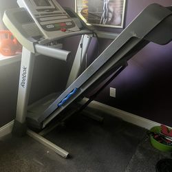 Reebok Intermix Acoustics 2.0 Treadmill 