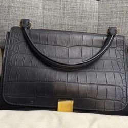 $699 🌺C🌺e🌺l🌺i🌺n🌺e Trapeze Bag 