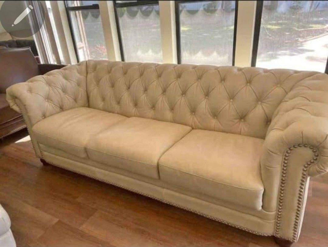 100% Leather Tufted Nailhead Couch must Go today!