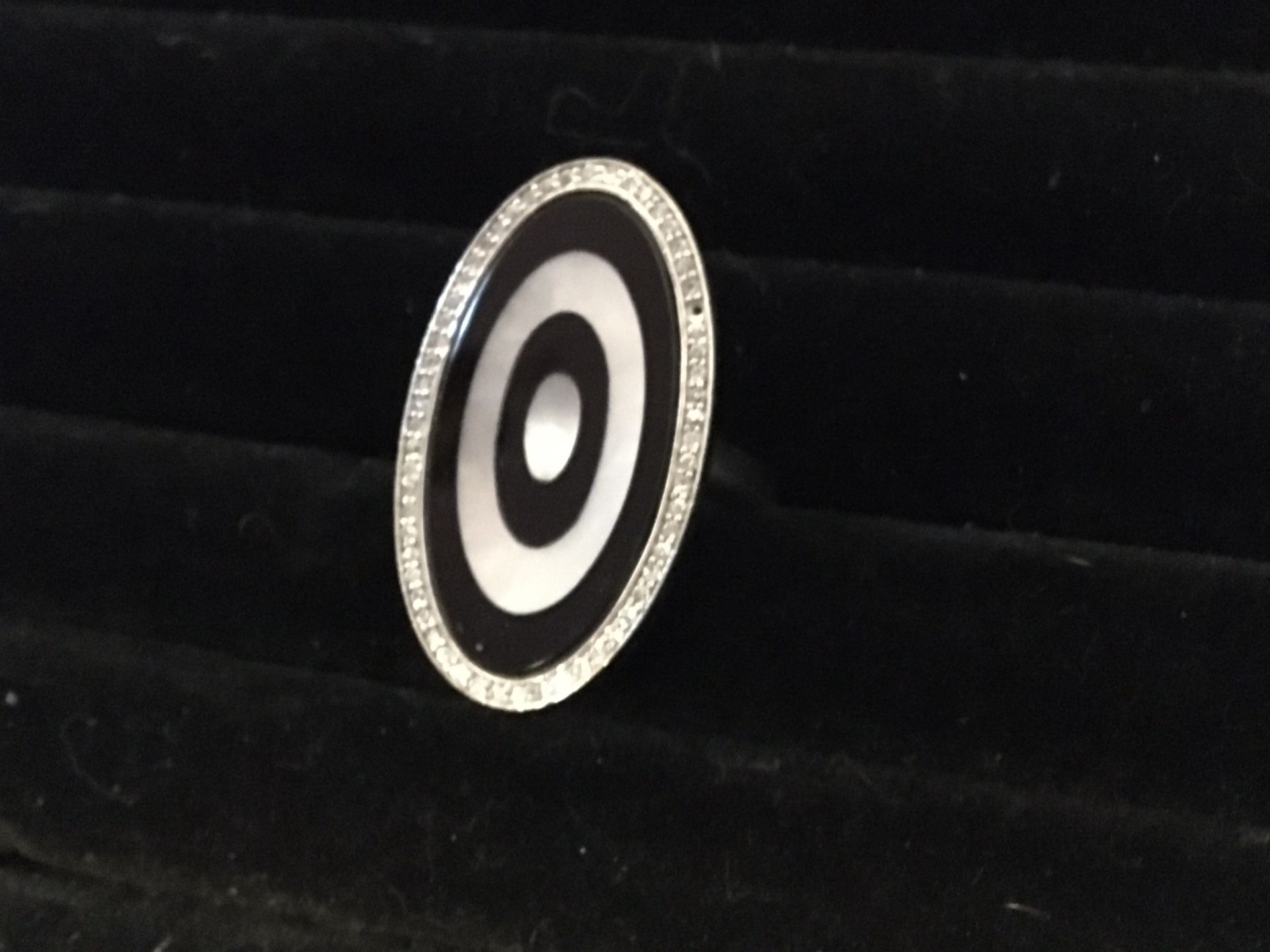 925 mother of pearl/onyx, white topaz ring