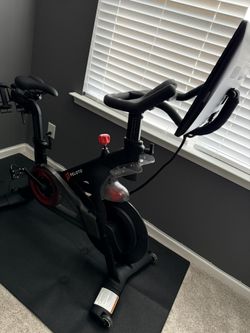Like New Peloton Bike 2nd Gen