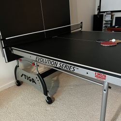 Stiga Ping pong Table Like New 