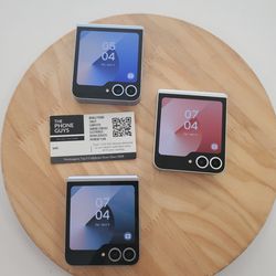 Samsung Galaxy Z Flip 6 5G (Unlocked) - Pre-Owned