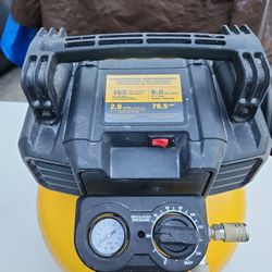 DeWalt 6.0 Gallon Air Compressor 