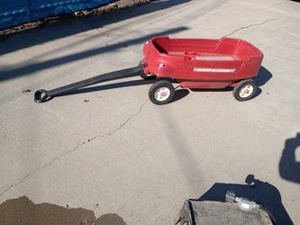 Wagon Radio Flyer Available