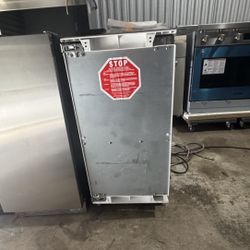 🔥 Scotsman 15” Built-In Nugget Ice Maker – Sonic Style Ice! 🔥 💲 Price Today: $999 (USED – Fully Tested & Working Perfect!)  Upgrade your home bar o