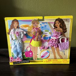 2011 Barbie Fashion Pack