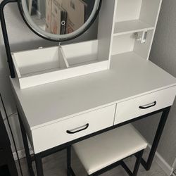 Make Up Vanity 