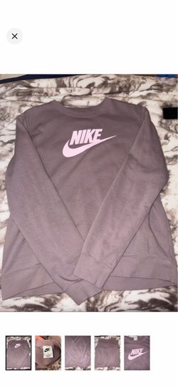 Size medium light purple Nike sweatshirt with pink logo