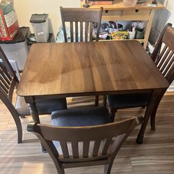 4 Seats & Dining Table 