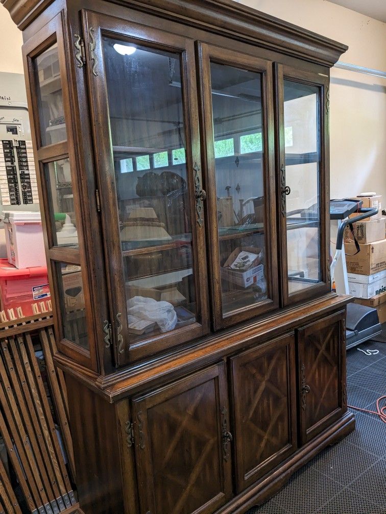 Dining Room Hutch for Sale in Carnation, WA OfferUp