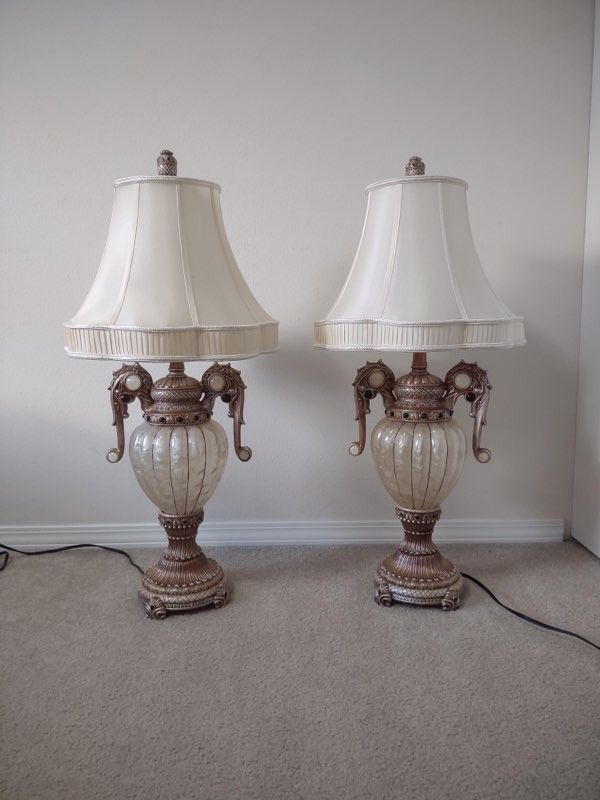 Vintage 32 I Tein Brown And White Lamps