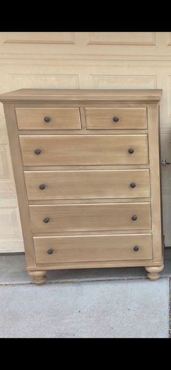 Gorgeous dresser