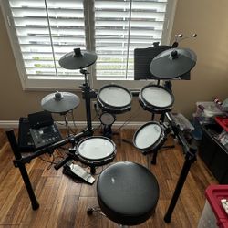 Electric Drum Set Complete And Extras