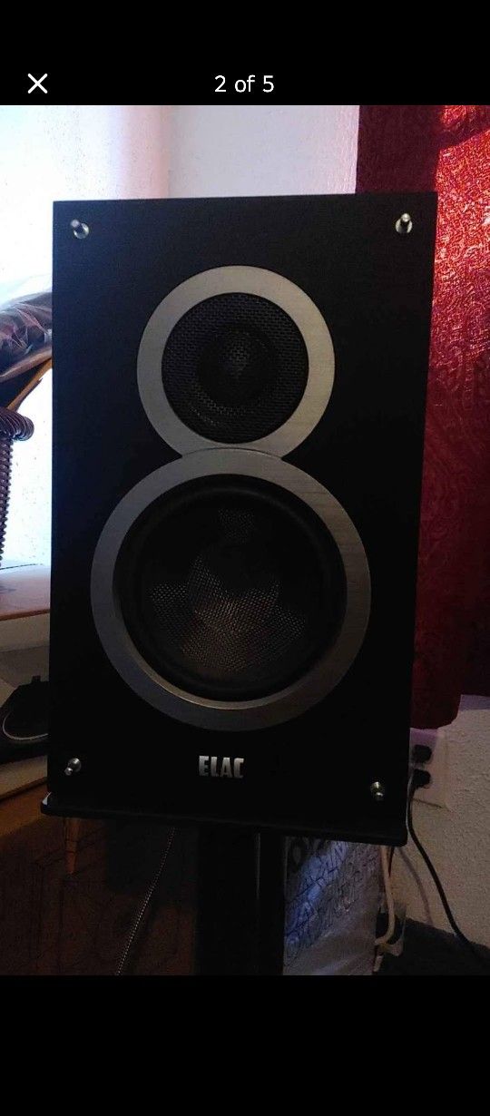 ELAC Debut B5 Bookshelf Speakers