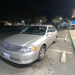 2000 Toyota Avalon XL