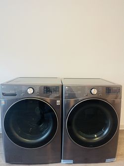 Barely Used Matching Stainless Steel L.G ThinQ Washer/Dryer Set Available