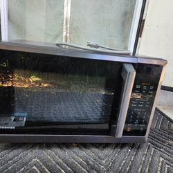 Toshiba Microwave, Black