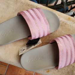 Adidas Girls Adilette Aqua FY8107 Flat Lightweight Purple pink Slide Sandal Sz 4. Shipped with USPS Priority Mail.

Adidas - Adilette Comfort K Pink G