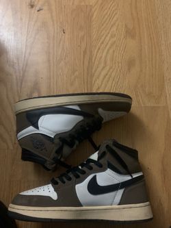 Jordan 1 mocha Travis Scot high tops