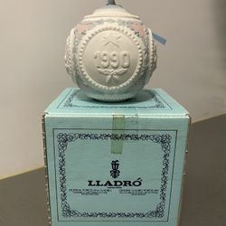 Lladro 1990 Christmas Ornament With Original Box 