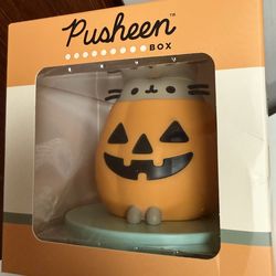Pusheen Pumpkin Vinyl Figure -jack-o-lantern face
