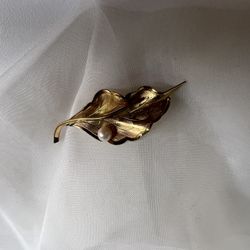 Gold Leaf Brooch