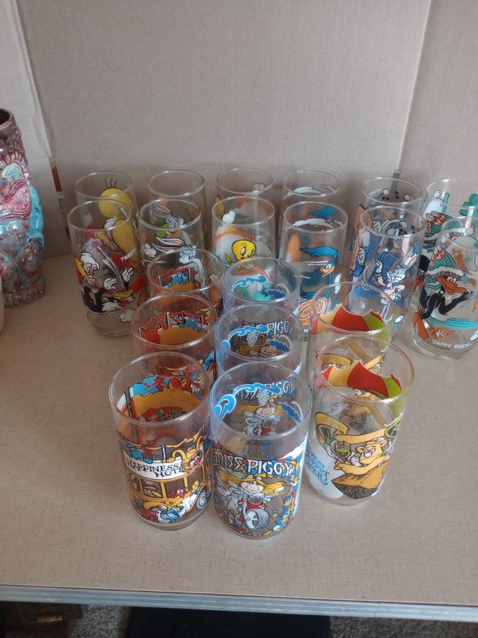 Looney Tunes Pepsi 1979 Collector Series Glass Muppets 1981 McDonald's Glass Collectors