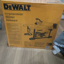 DeWalt 8-1/4 Plug/Pro Table Saw With 24-1/2 Rip Capacity