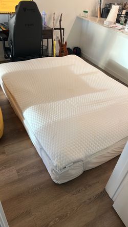 Helix Sleep Queen Mattress and Cooling Soft Mattress Pad