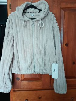 Women's sweater size 2XL New $6 each