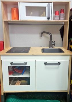 IKEA DUKTIG Wooden Play Kitchen – Great Condition