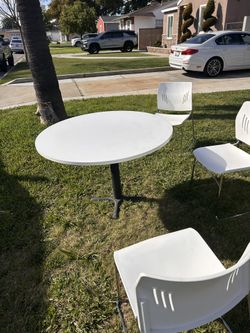 Round Table