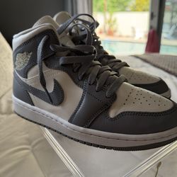 Air Jordan’s size 7 1/2