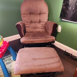 Glider With Ottoman