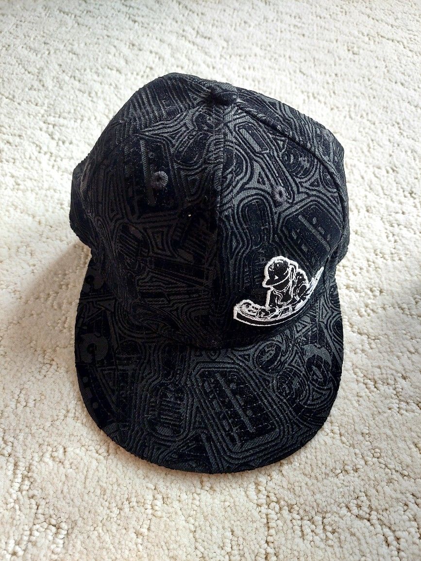 New ERA HAT 7 1/8 Inches