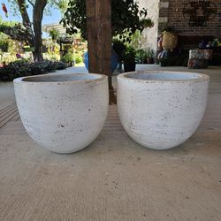 White Cup Shape Clay Pots . (Planters) Plants, Pottery, Talavera $65 cada una.